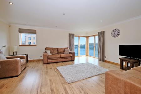 3 bedroom Flat for sale in 160 Polmuir Road, The City Centre, Aberdeen, AB11