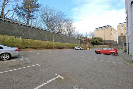 3 bedroom Flat for sale in 160 Polmuir Road, The City Centre, Aberdeen, AB11