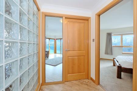 3 bedroom Flat for sale in 160 Polmuir Road, The City Centre, Aberdeen, AB11