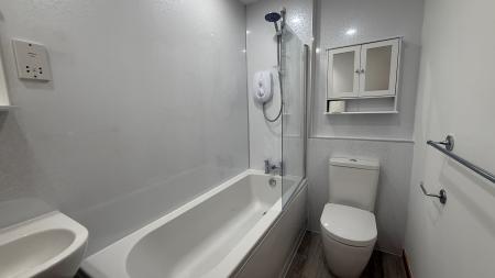 2 bedroom Flat to let in Great Northern Road, Woodside, Aberdeen, AB24