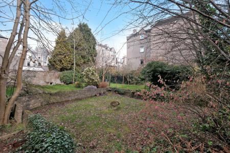 3 bedroom Flat for sale in Albert Street, Rosemount, Aberdeen, AB25