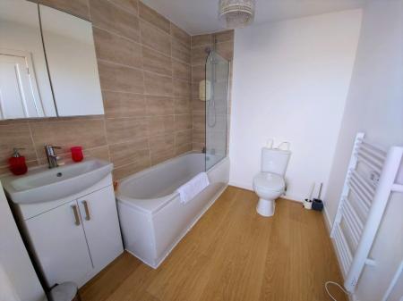 3 bedroom Flat to let in Castle Street, Aberdeen, AB11