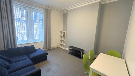 2 bedroom Flat to let in Wallfield Crescent, Rosemount, Aberdeen, AB25