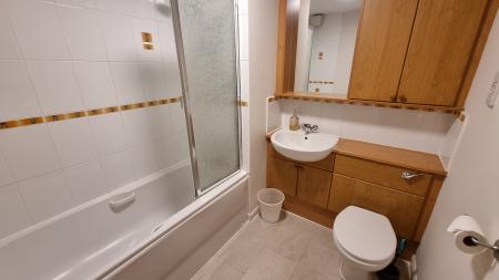 2 bedroom Flat to let in Bannermill Place, The Beach, Aberdeen, AB24