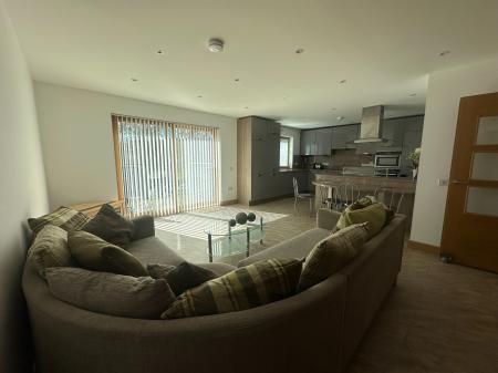 2 bedroom Flat to let in High Street, Banchory, AB31