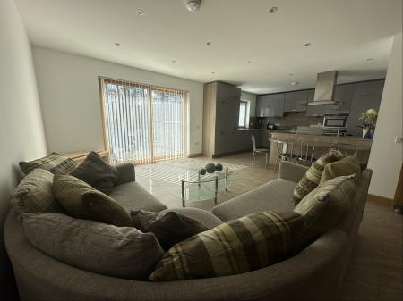 2 bedroom Flat to let in High Street, Banchory, AB31