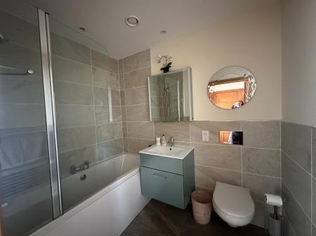 2 bedroom Flat to let in High Street, Banchory, AB31