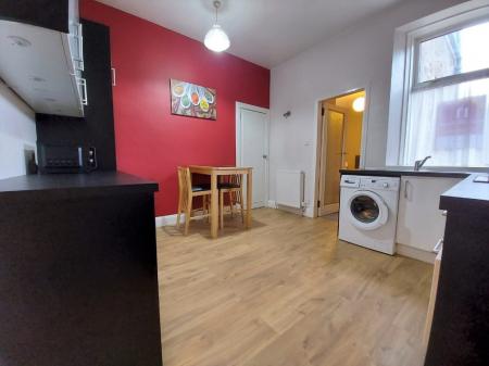 1 bedroom Flat to let in Union Grove, The West End, Aberdeen, AB10