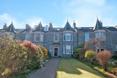 2 bedroom Flat for sale in Great Western Road, Aberdeen, AB10