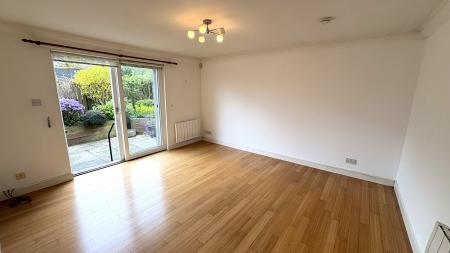 2 bedroom Flat to let in Kirk Brae, Cults, Aberdeen, AB15