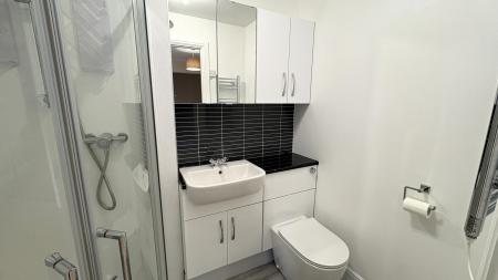 2 bedroom Flat to let in Kirk Brae, Cults, Aberdeen, AB15