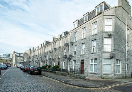 3 bedroom Flat to let in Summerfield Terrace, Aberdeen, AB24