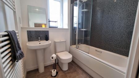 2 bedroom Flat to let in Castle Court, Ellon, AB41