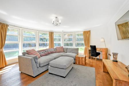 2 bedroom Flat for sale in Great Western Road, The City Centre, Aberdeen, AB10