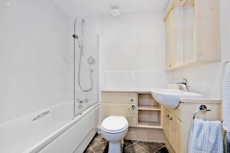 2 bedroom Flat for sale in Great Western Road, The City Centre, Aberdeen, AB10