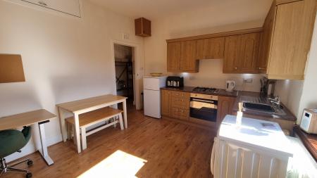 1 bedroom Flat to let in Walker Place, Torry, Aberdeen, AB11