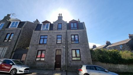 1 bedroom Flat to let in Walker Place, Torry, Aberdeen, AB11
