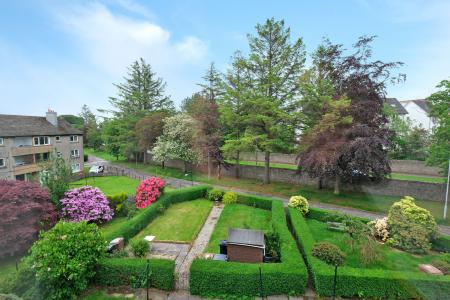 2 bedroom Flat for sale in Carnie Drive, Ashgrove, Aberdeen, AB25