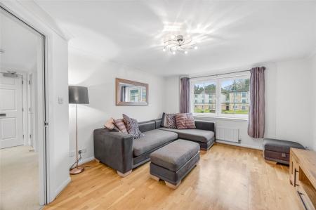 3 bedroom Flat to let in Mackie Place, Elrick, AB32