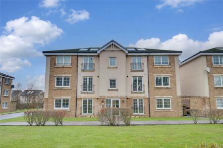 3 bedroom Flat to let in Mackie Place, Elrick, AB32