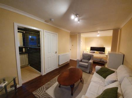 1 bedroom Flat to let in Craigielea Avenue, Aberdeen, AB15