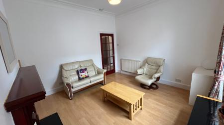 2 bedroom Flat to let in Queen Street, Inverurie, AB51