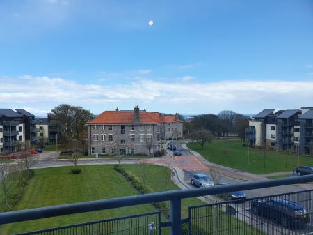 2 bedroom Flat to let in Tailor Place, Hilton, Aberdeen, AB24