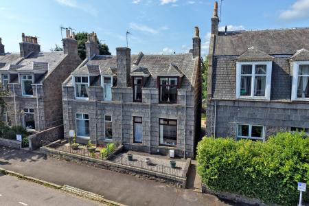 2 bedroom Flat for sale in 17 Bedford Place, Aberdeen, AB24
