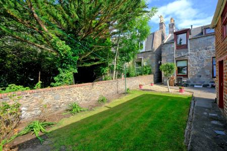 2 bedroom Flat for sale in 17 Bedford Place, Aberdeen, AB24