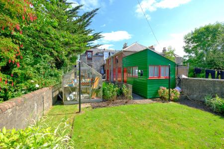 2 bedroom Flat for sale in 17 Bedford Place, Aberdeen, AB24