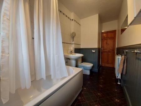 2 bedroom Flat to let in Cornhill Gardens, Aberdeen, AB16