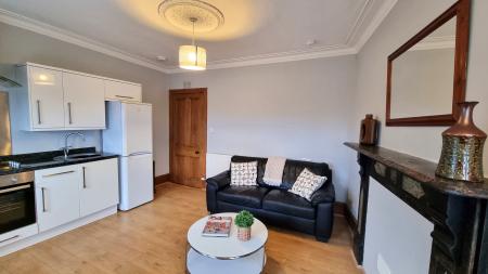 2 bedroom Flat to let in Elmbank Terrace, Kittybrewster, Aberdeen, AB24