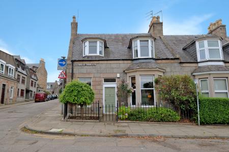 2 bedroom Apartment for sale in Loanhead Terrace, Rosemount, Aberdeen, AB25