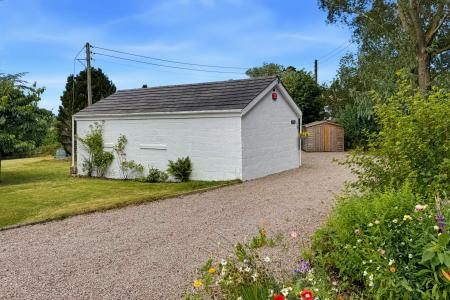 5 bedroom Detached house for sale in Clinterty, Aberdeen, AB21