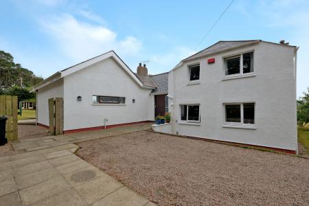 5 bedroom Detached house for sale in Clinterty, Aberdeen, AB21