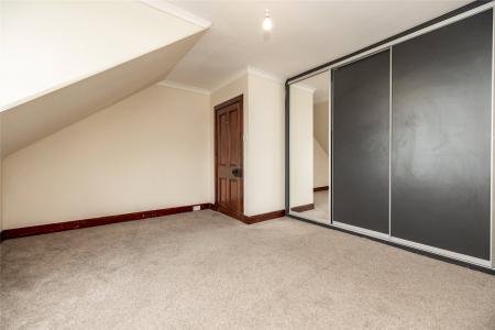 4 bedroom Flat to let in Richmondhill Place, Midstocket, Aberdeen, AB15