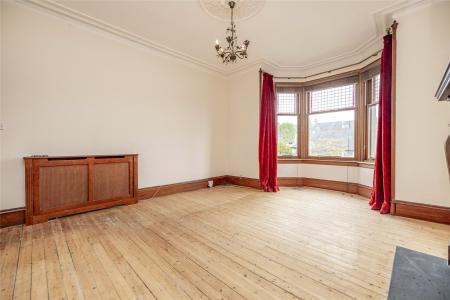 4 bedroom Flat to let in Richmondhill Place, Midstocket, Aberdeen, AB15