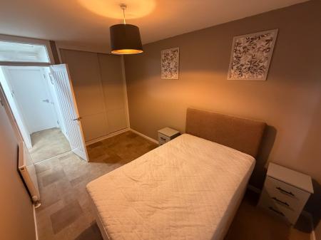 3 bedroom Flat to let in Cornhill Gardens, Cornhill, Aberdeen, AB16