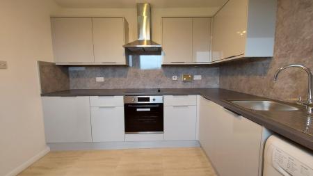 3 bedroom Flat to let in Headland Court, Aberdeen, AB10