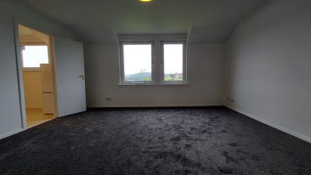 3 bedroom Flat to let in Headland Court, Aberdeen, AB10