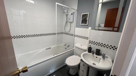 1 bedroom Flat to let in Gordon Avenue, Inverurie, AB51