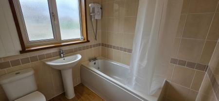 2 bedroom Flat to let in Old Station Road, Inverurie, AB51