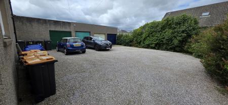 2 bedroom Flat to let in Old Station Road, Inverurie, AB51