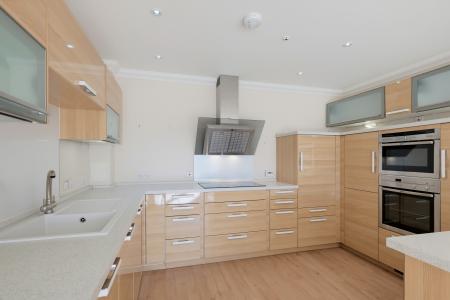 2 bedroom Flat for sale in Great Western Road, The West End, Aberdeen, AB10
