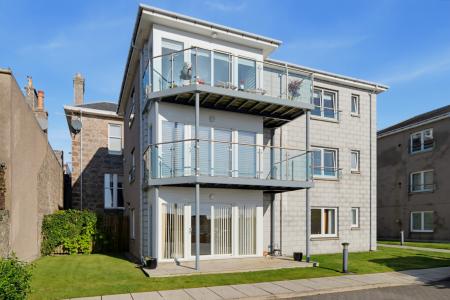 2 bedroom Flat for sale in Great Western Road, The West End, Aberdeen, AB10