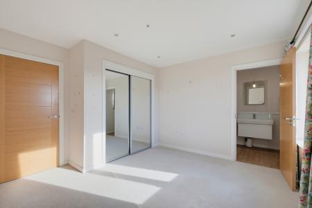 2 bedroom Flat for sale in Great Western Road, The West End, Aberdeen, AB10
