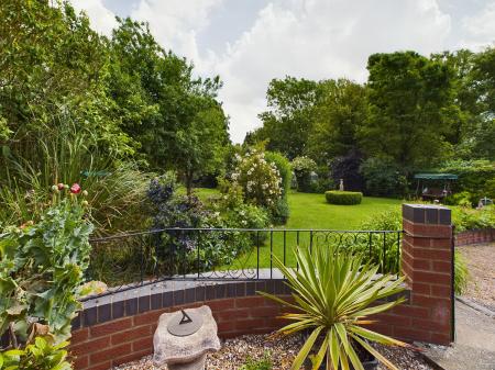 4 bedroom Detached house for sale in Beesby Road, Maltby le Marsh, LN13