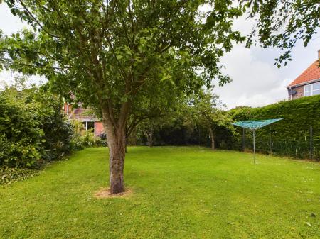 4 bedroom Detached house for sale in Beesby Road, Maltby le Marsh, LN13