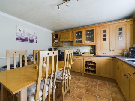 4 bedroom Detached house for sale in Beesby Road, Maltby le Marsh, LN13