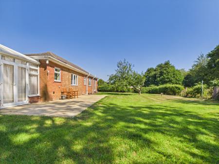 3 bedroom Detached bungalow for sale in Beesby Road, Alford, LN13